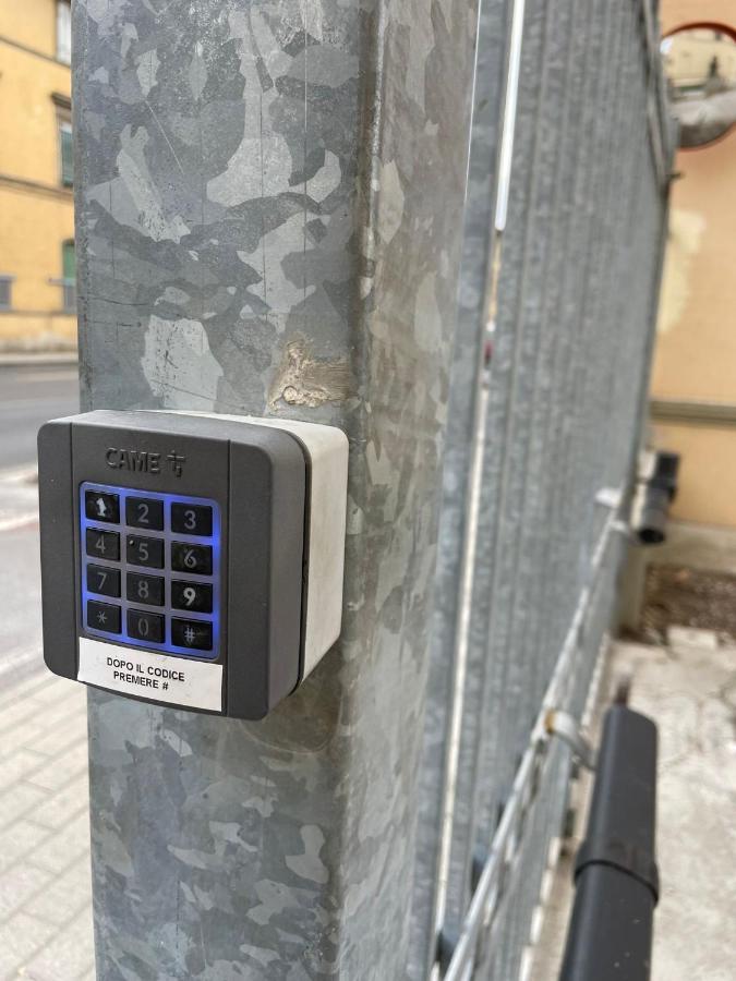 Hotel La Finestra Sul Viale Pisa Esterno foto